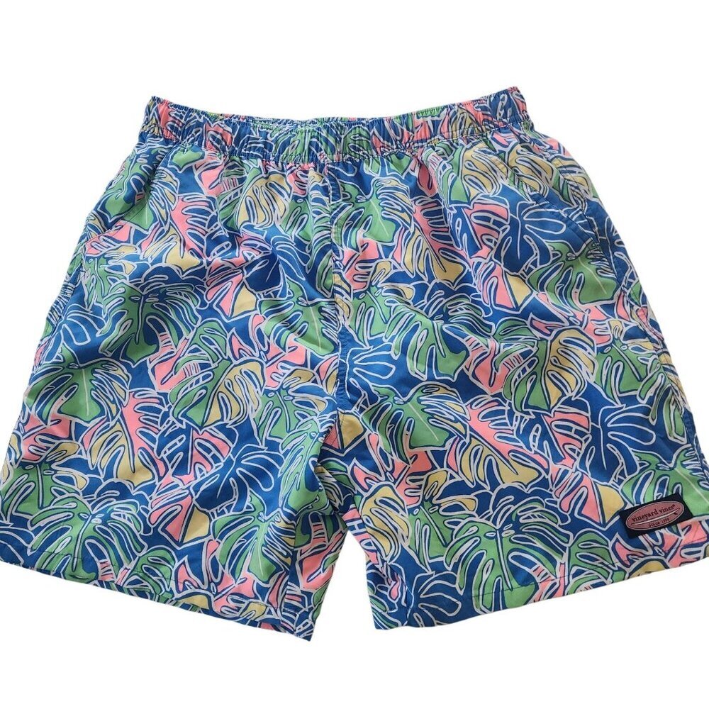 Vineyard Vines Men swim trunks size M blue floral